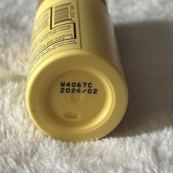 Sun Bum Mist 45 travel size sunscreen - Picture 3 of 4